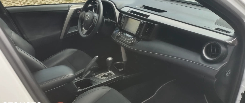 Toyota RAV4 cena 91500 przebieg: 108750, rok produkcji 2018 z Nekla małe 379